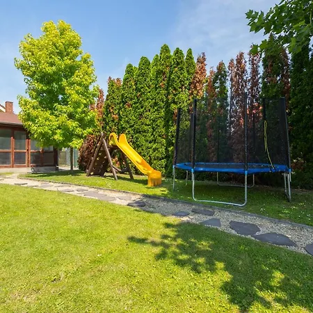 Pensjonat Pension Velky Meder*** 3*